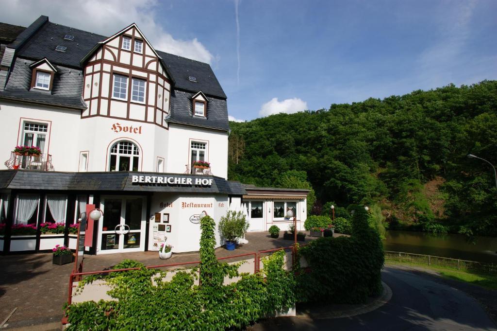 Bertricher Hof Bad Bertrich Exterior foto